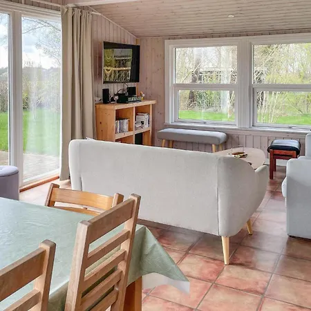 3 Bedroom Awesome In 펜션 Tranekær